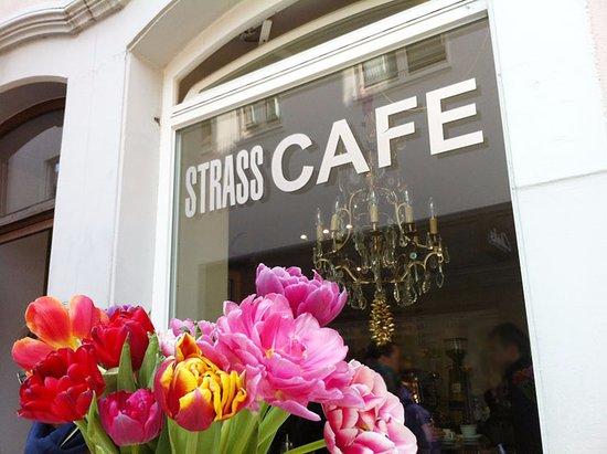 Strass Café