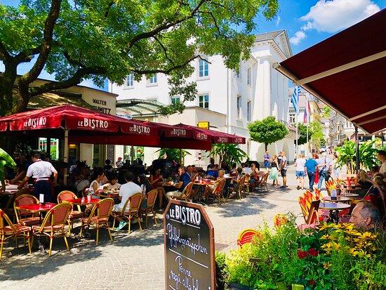 Le Bistro